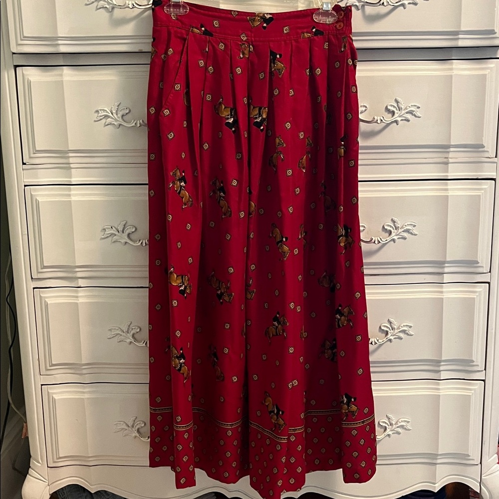 CHAUS Vintage Jockey Motif Pleated Maxi Skirt